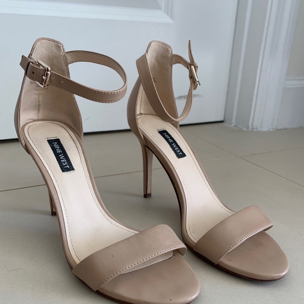 Nine West Nude Pump